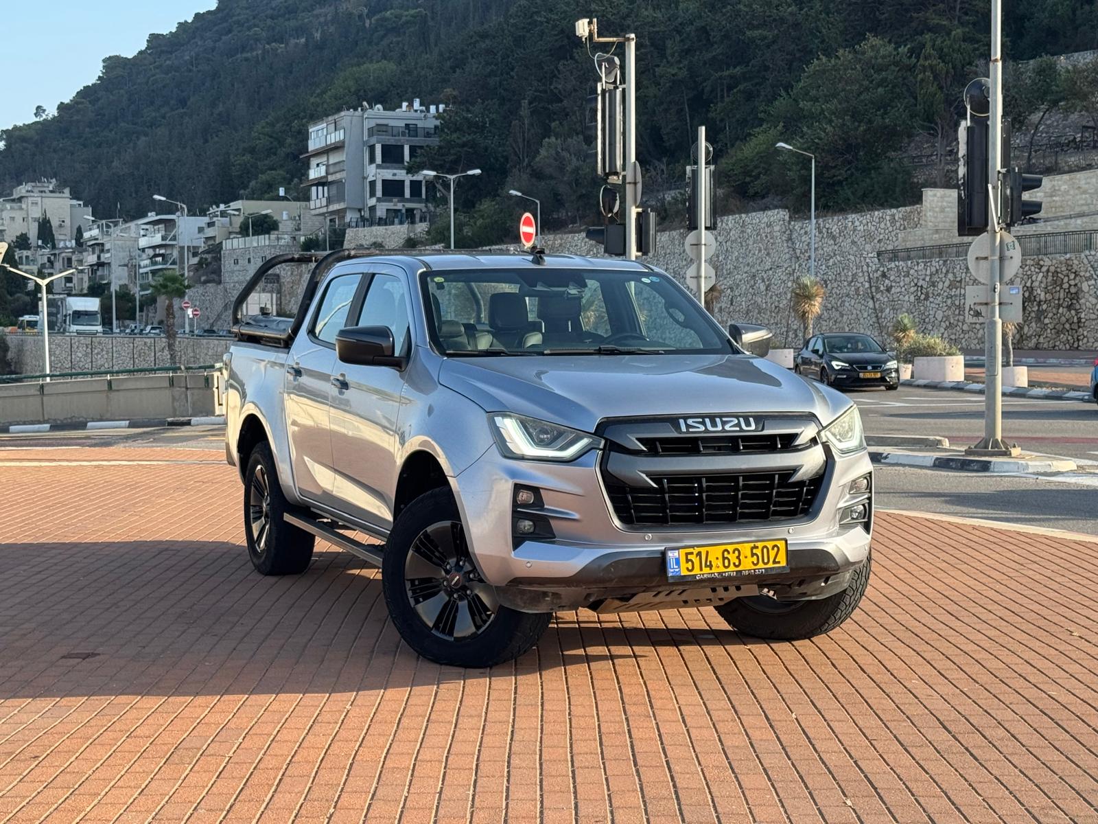 איסוזו D-MAX